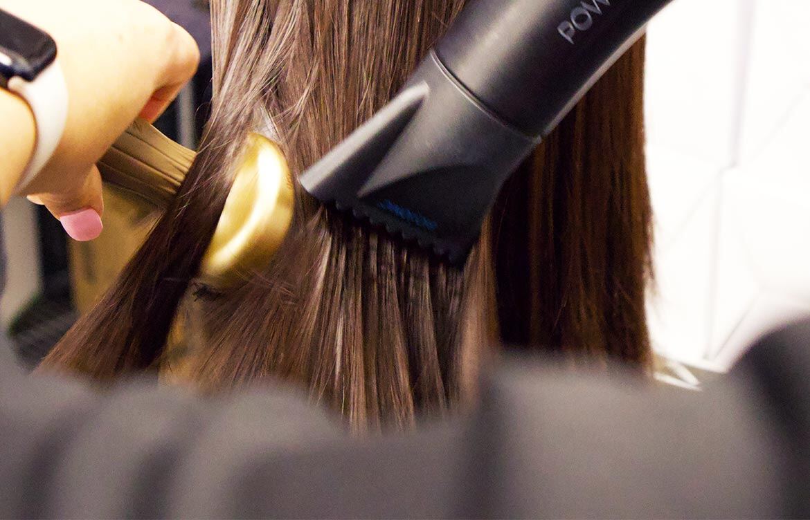 blow-dryer-and-round-brush-optimized