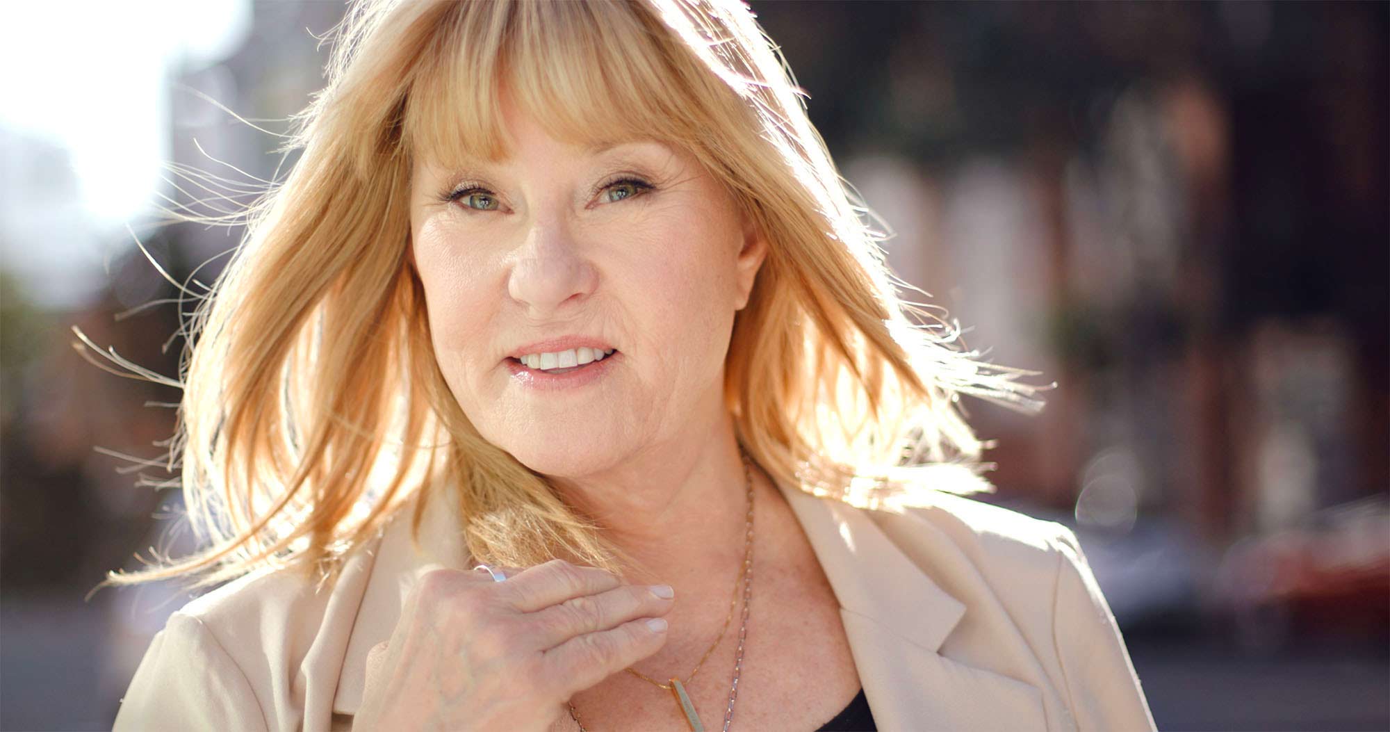 trish-walking-in-rene-wig-outside